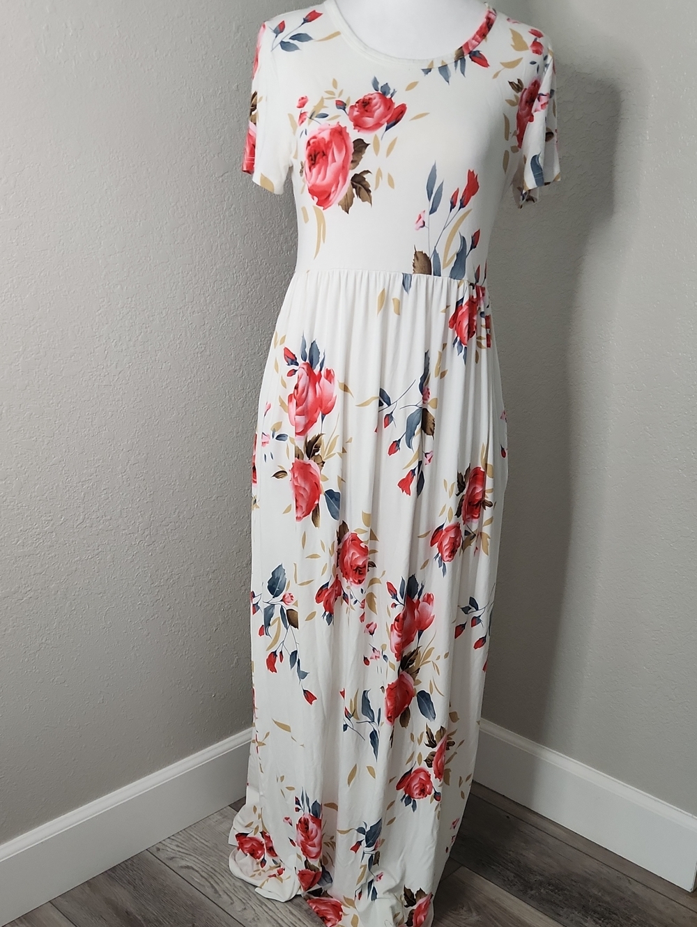 VIISHOW Floral White Maxi Dress with Pink Rose Print